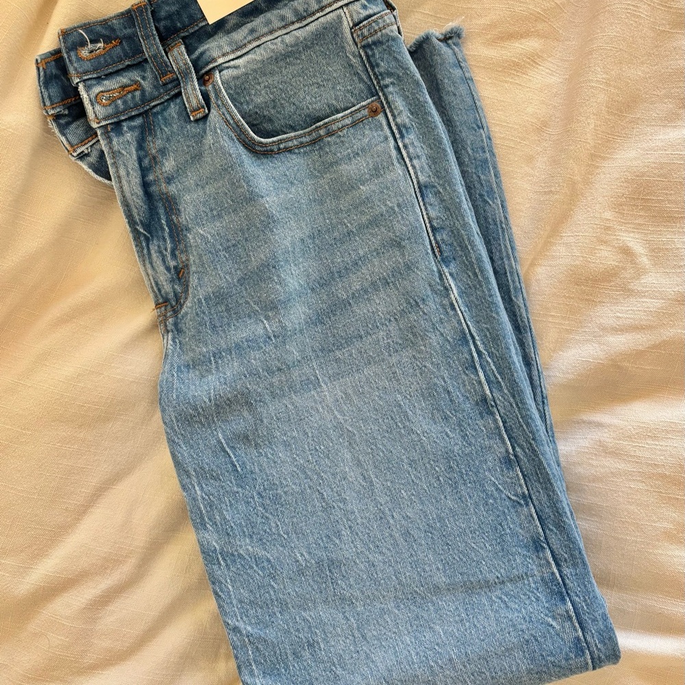 NWT Abercrombie & Fitch High Rise Women Jeans - Light Blue